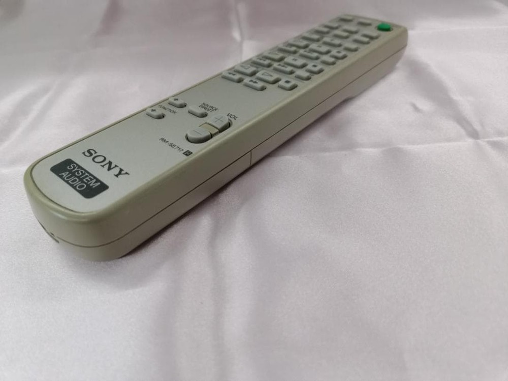 PECNF S0NY Sony Audio Remote Control RM-SE 717