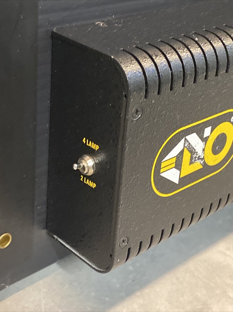 Kino Flo DIV-400U Diva Lite for Studio Lighting