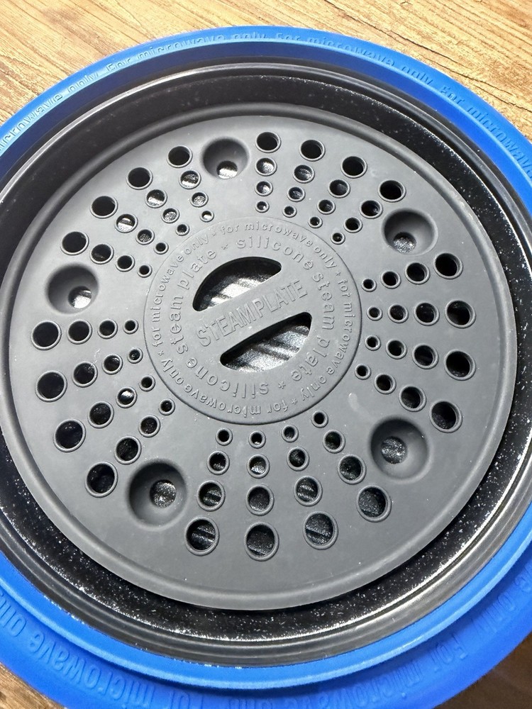 Range Mate 11" Round Microwaveable Grill / Multi Cooker, Blue