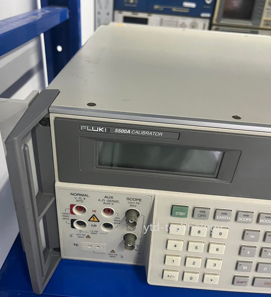 FLUKE 5500A Machine Calibrator FLUKE 5500A FLUKE 5500A/
