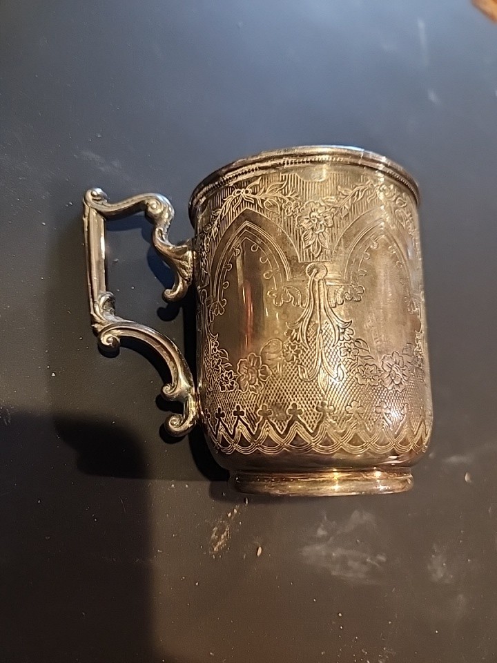 REED & BARTON silver plated child's cup.