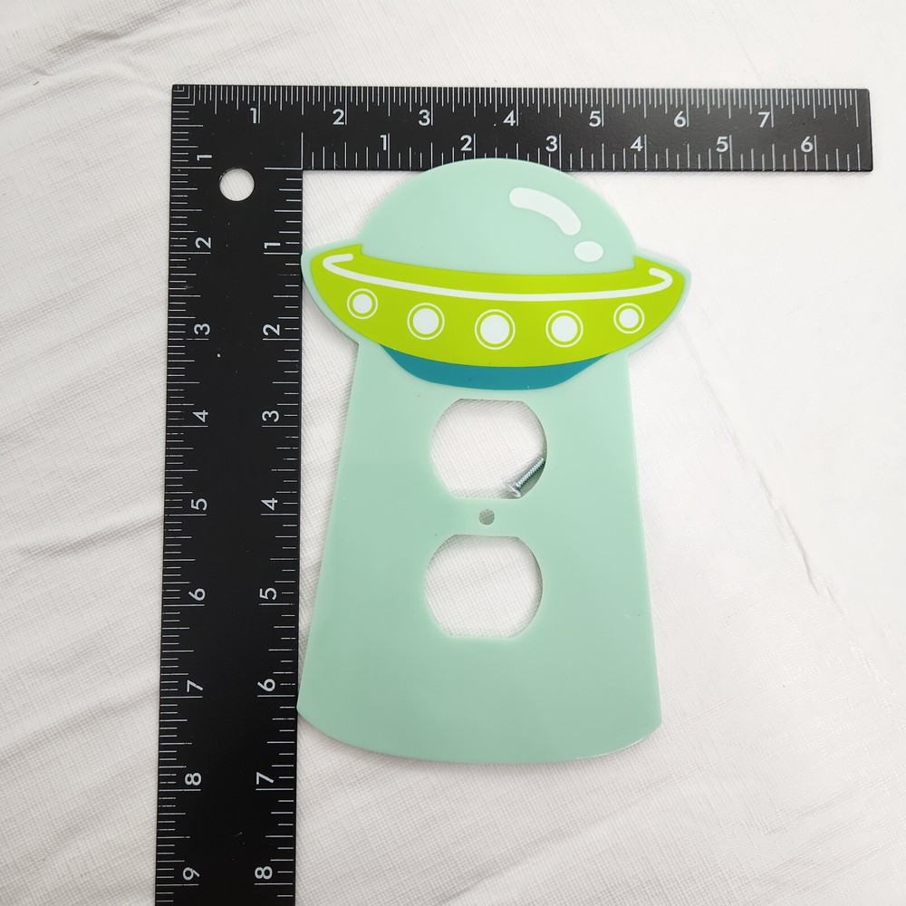 UFO Wall Socket Decorative Faceplate Standard Outlet Green Plastic