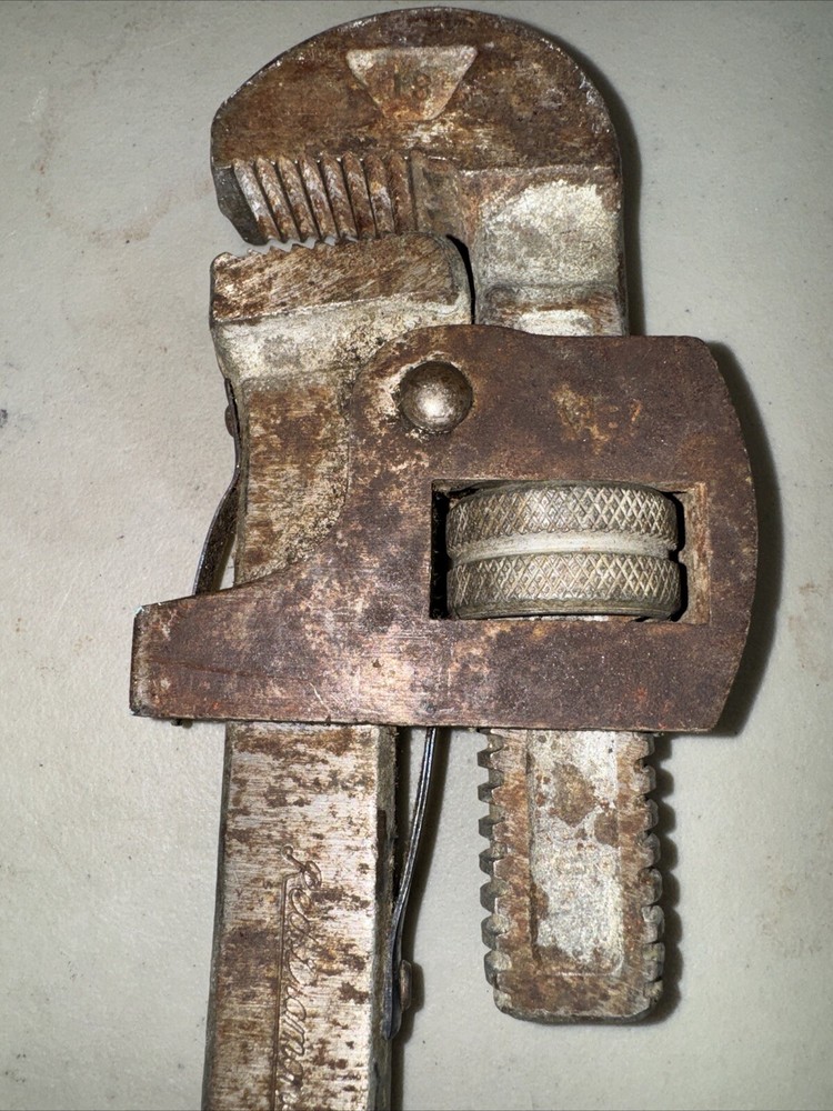 Vintage RED DIAMOND TOOL Adjustable Pipe Wrench 18"