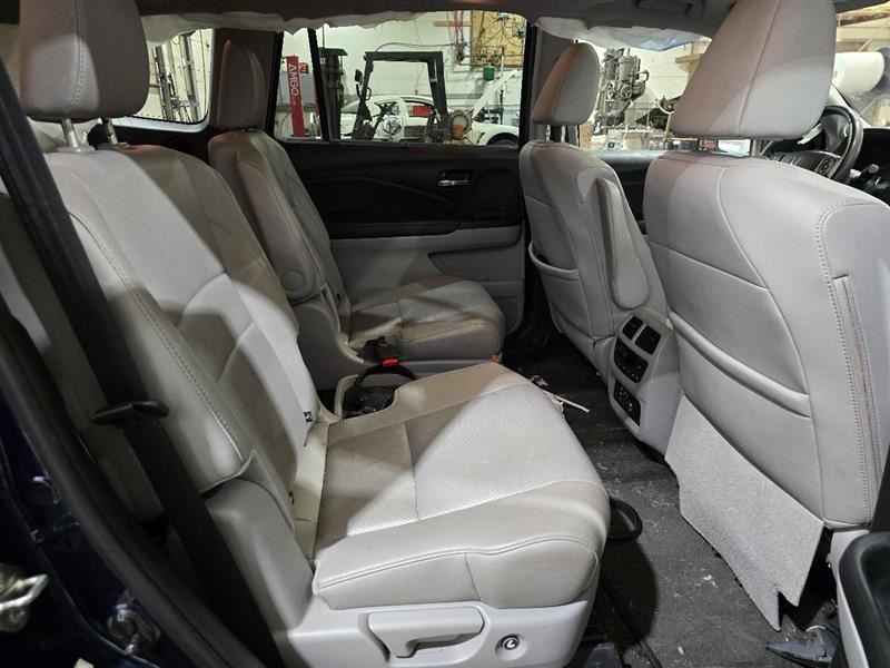 PILOT 2016 Dash Bezel 608572