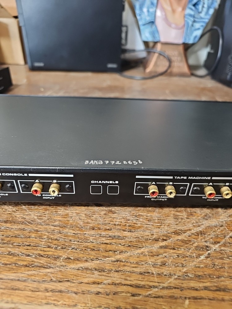 DBX 150 TYPE I Noise Reduction System. Powers On Otherwise Untested.