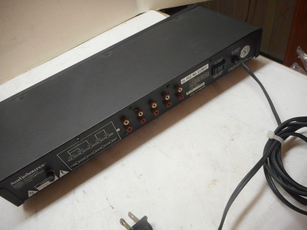 AUDIO SOURCE GRAPHIC EQUALIZER AND SPECTRUM ANALYZER MODEL EQ EIGHT SERIES II