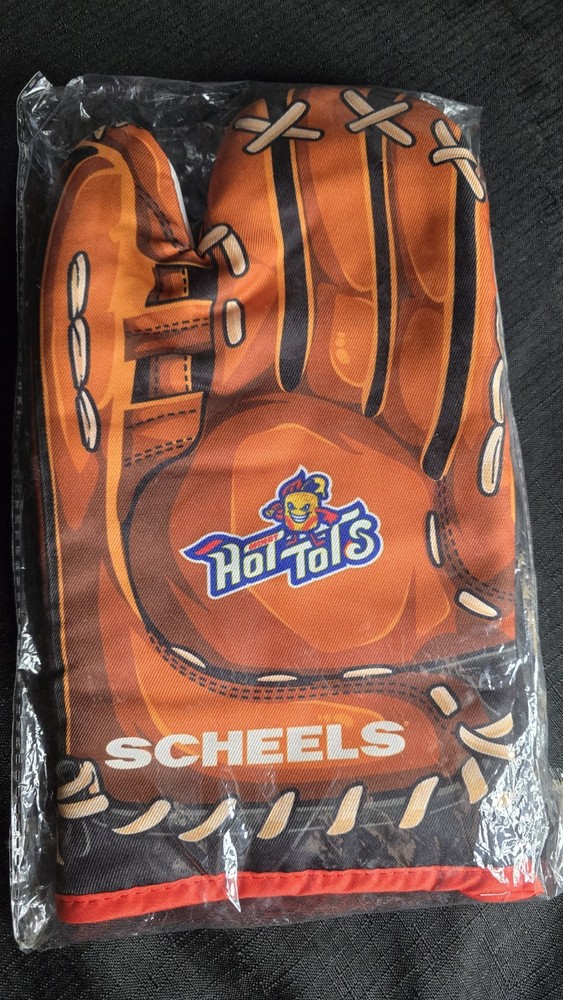 Minot Hot Tots Scheels Oven Mitt