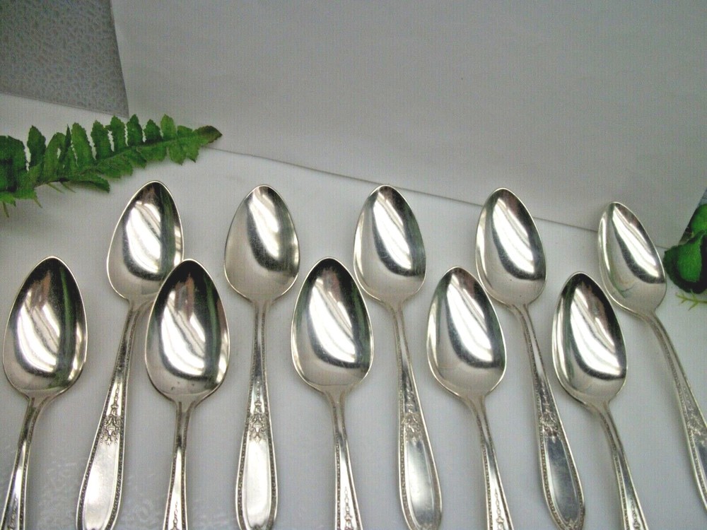10 International Rogers & Son DEBUTANTE Silverplate Teaspoons 1925