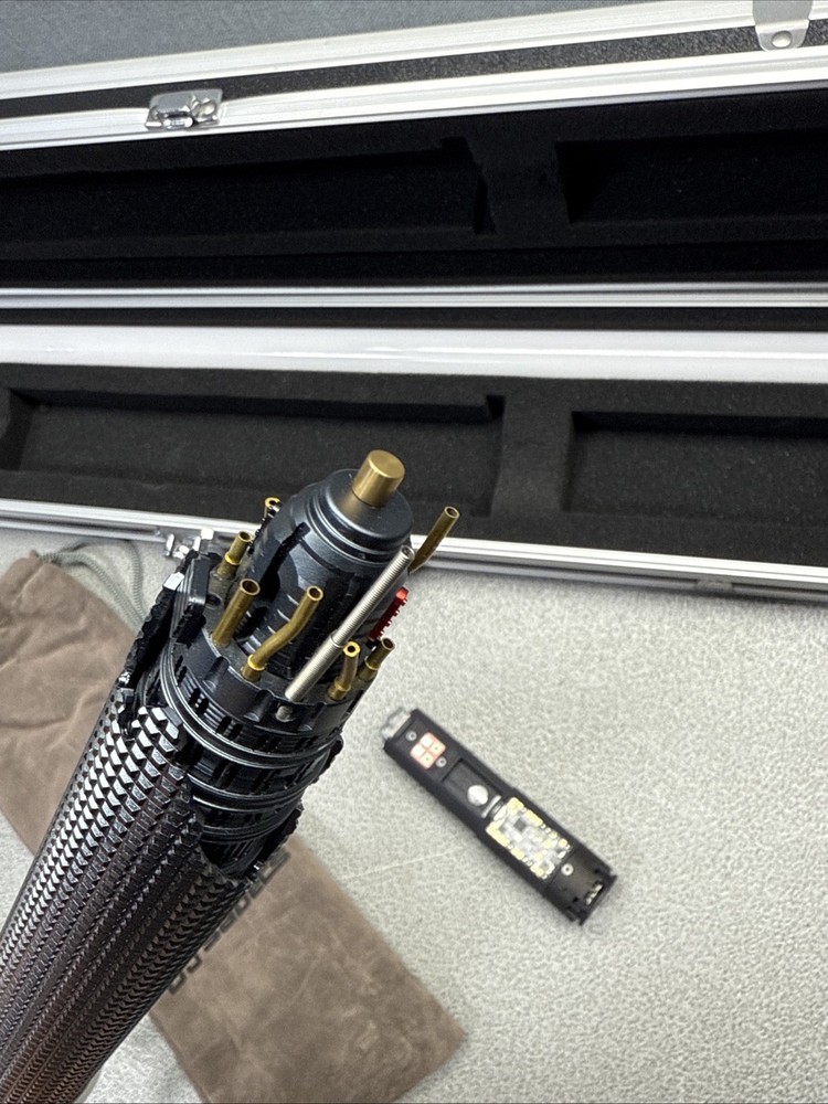 89saber SINGLE Lightsaber WITH CARRY CASE (( PLEASE READ DESCRIPTION ))
