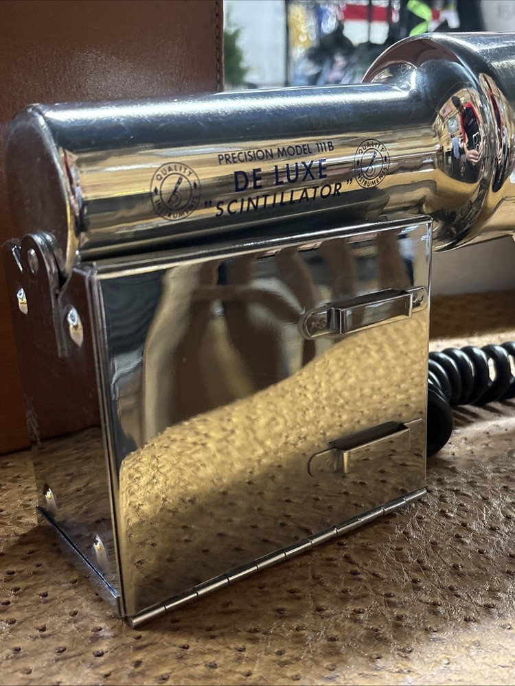 SCINTLLATOR PRECISION MODEL 111B SYSTEM With Original Case