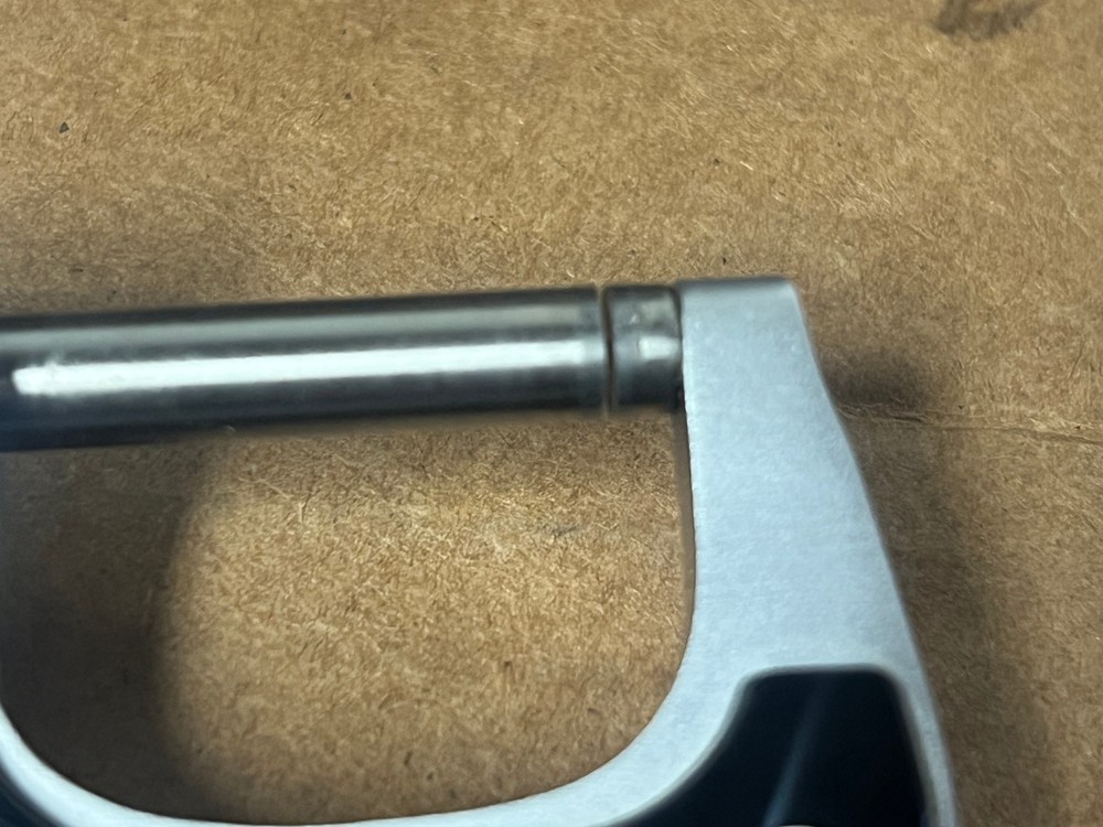 ENCO Model 605-01 Micrometer 0- 1" .0001" w/ Case Carbide tips