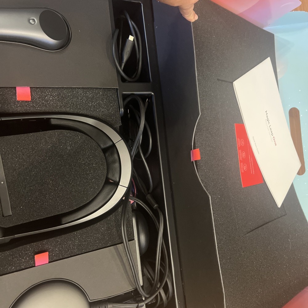 MAGIC LEAP ONE Creator Edition Augmented Reality AR Headset Kit Size 1 M9001