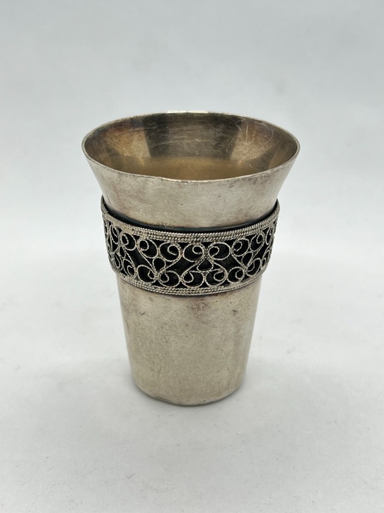 Kommei old Silver Cup with delicate hand engraving on the edge Classically decor