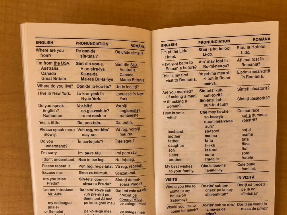 Romanian Phrase Book / Dictionary - Pocket Size - by Language/30