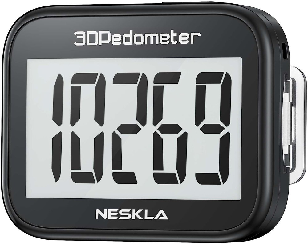 User-Friendly 3D Pedometer with Removable Clip and Lanyard - Easy Carry Solution