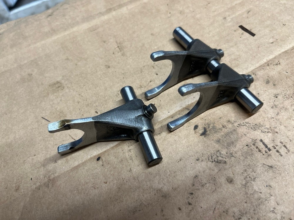 Honda Cbf125 Gearbox Selector Forks From A 2011 Model