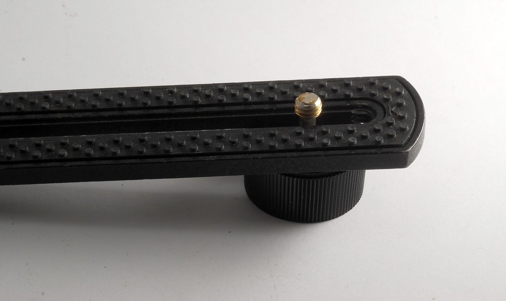 VIVITAR Camera Bottom Plate For Flash Bracket Flash Grip Used