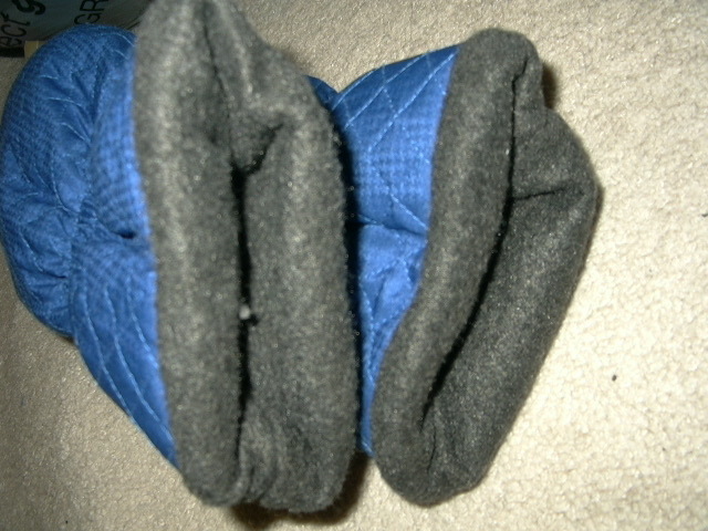 2 new Wembley Handy Dandy Ice Scraper blue mitt
