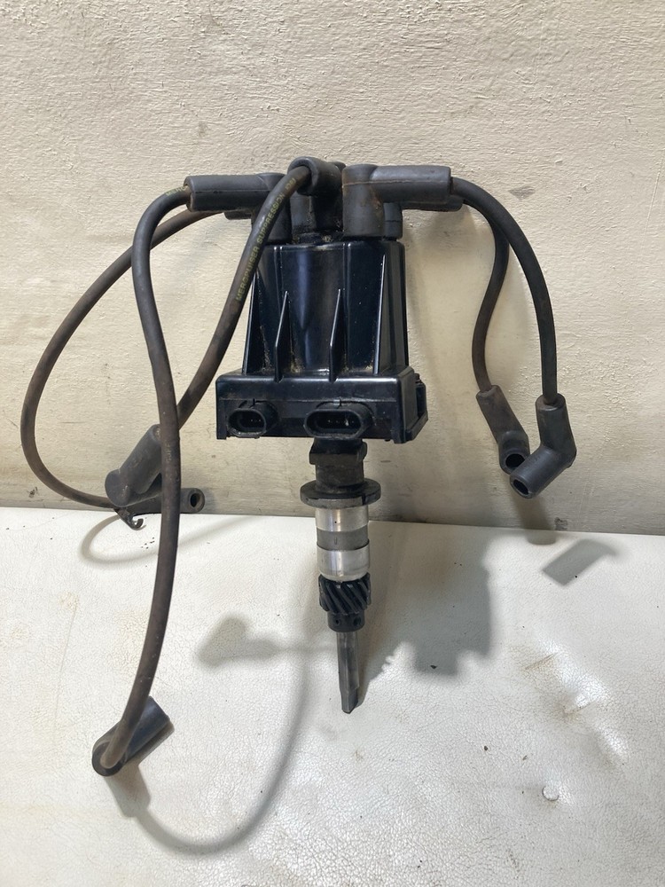 Mercruiser GM 3.0L 4 CYL ENGINE Distributor With Cables