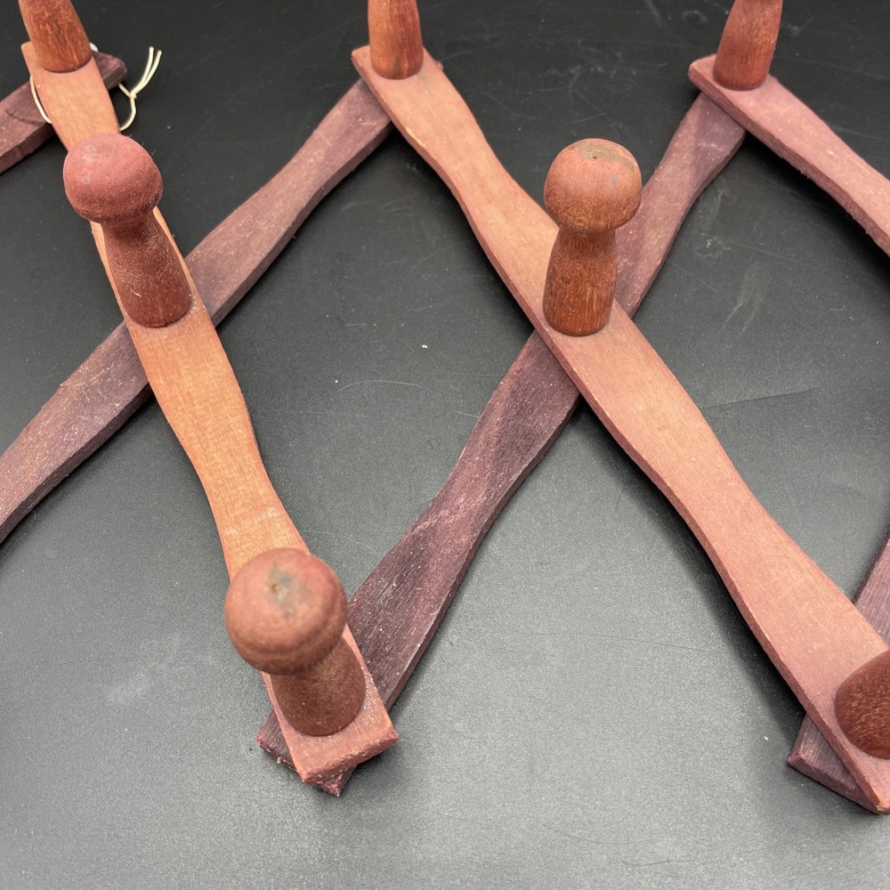 Wooden Expanding Peg Holder