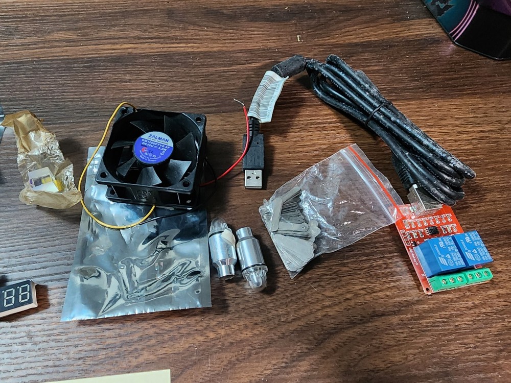 Lot of electronic pieces