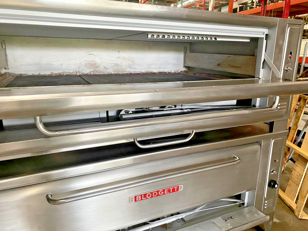 Used Blodgett 1060 Double stack gas pizza oven