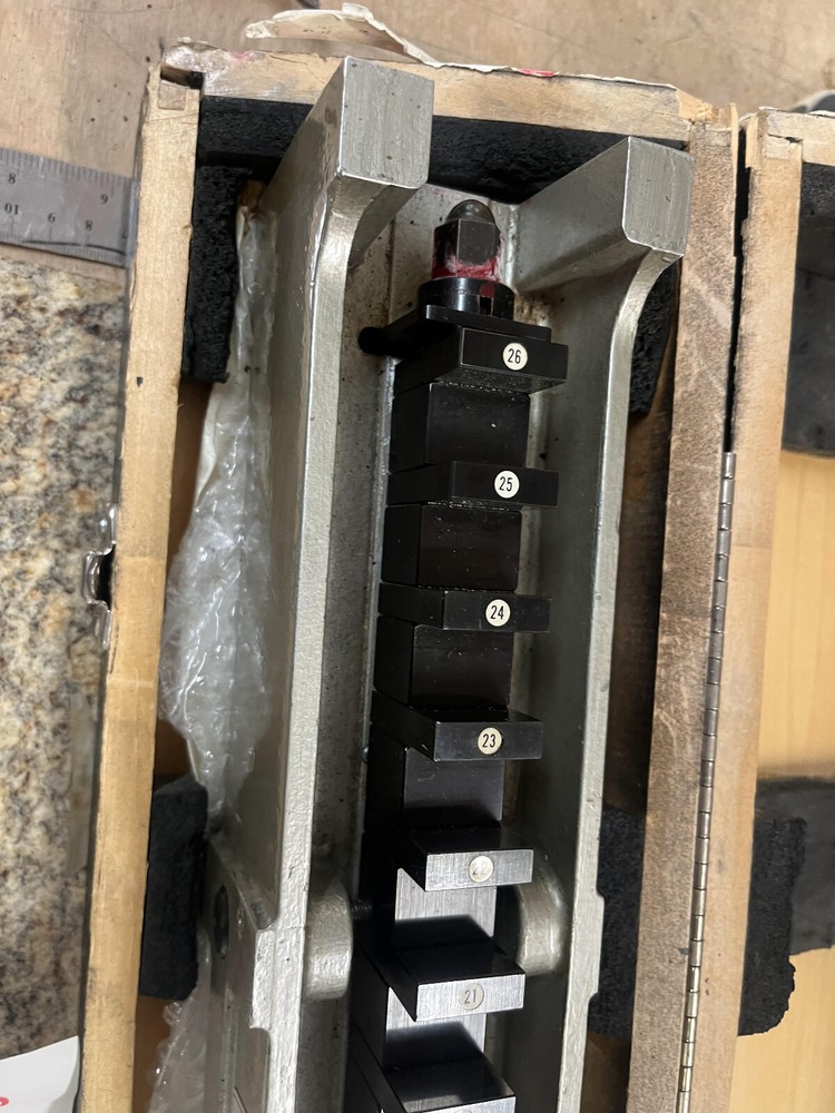 5GG Starrett Webber RBC-26 26" Standard Reference Bar with Channel