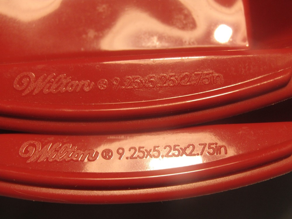 Wilton Silicon Bread Pan Molds (2 Piece Bundle) Preowned Good Condition