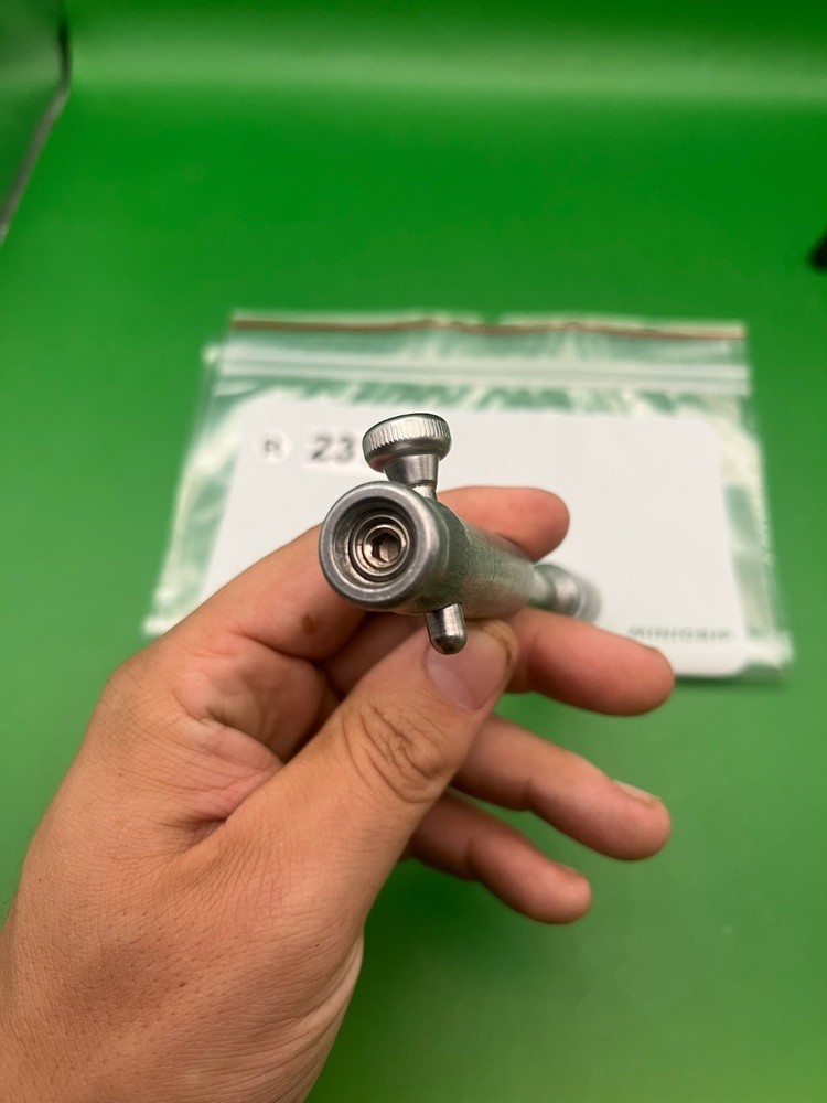 Autococker Bolt