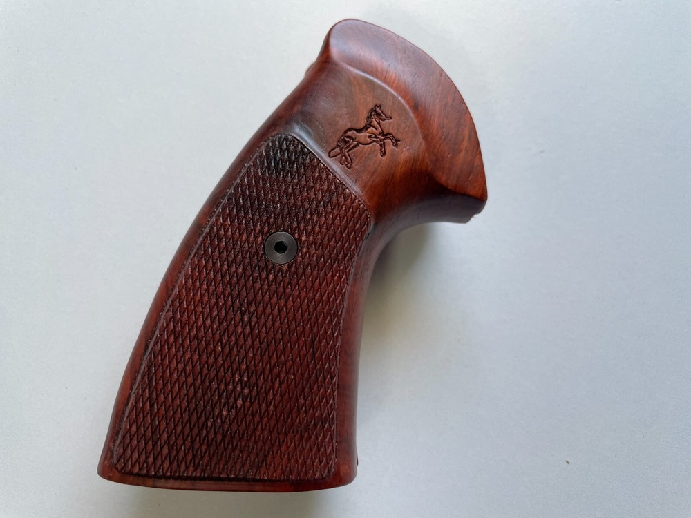 Premium Handmade grips for COLT PYTHON grips (I, E FRAME) Checker on wood