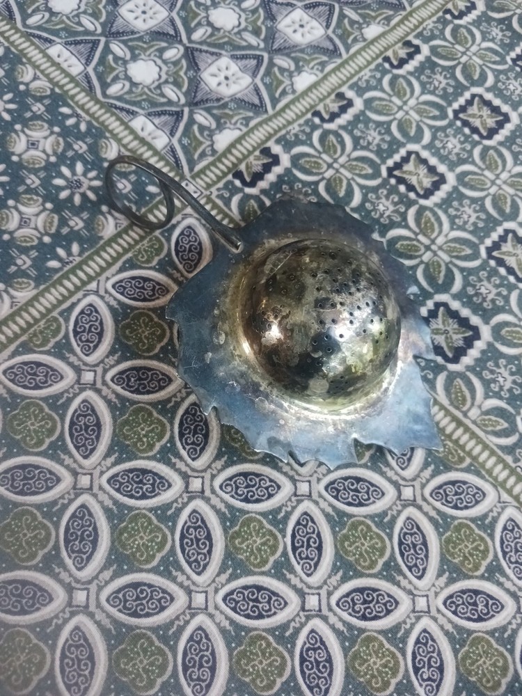 Vintage Silverplate Leaf Shaped Tea Strainer Maple Leaf Engraved Curved Handle