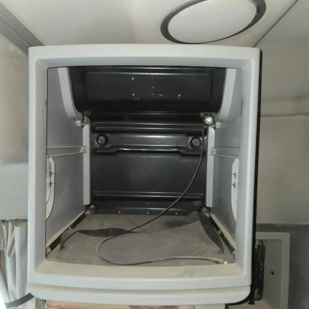 Volvo VNL Cabinet
