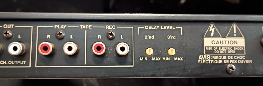 ADC DD-4AX Stereo Digital Delay Processor COMPLETE IN BOX, POWERS ON LOOKS GOOD