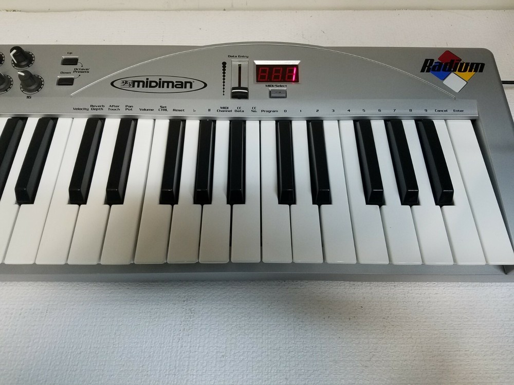 M-Audio Radium 61-Key USB MIDI Controller