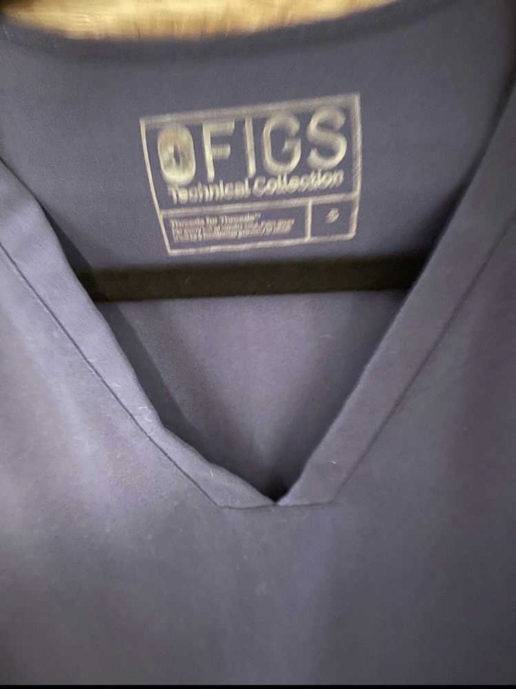 Original FIGS navy blue scrub set - Size Small