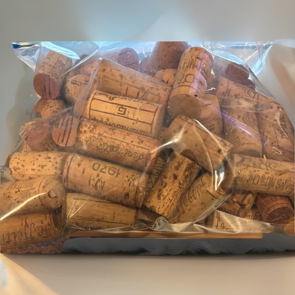 100 Vintage Wine Corks