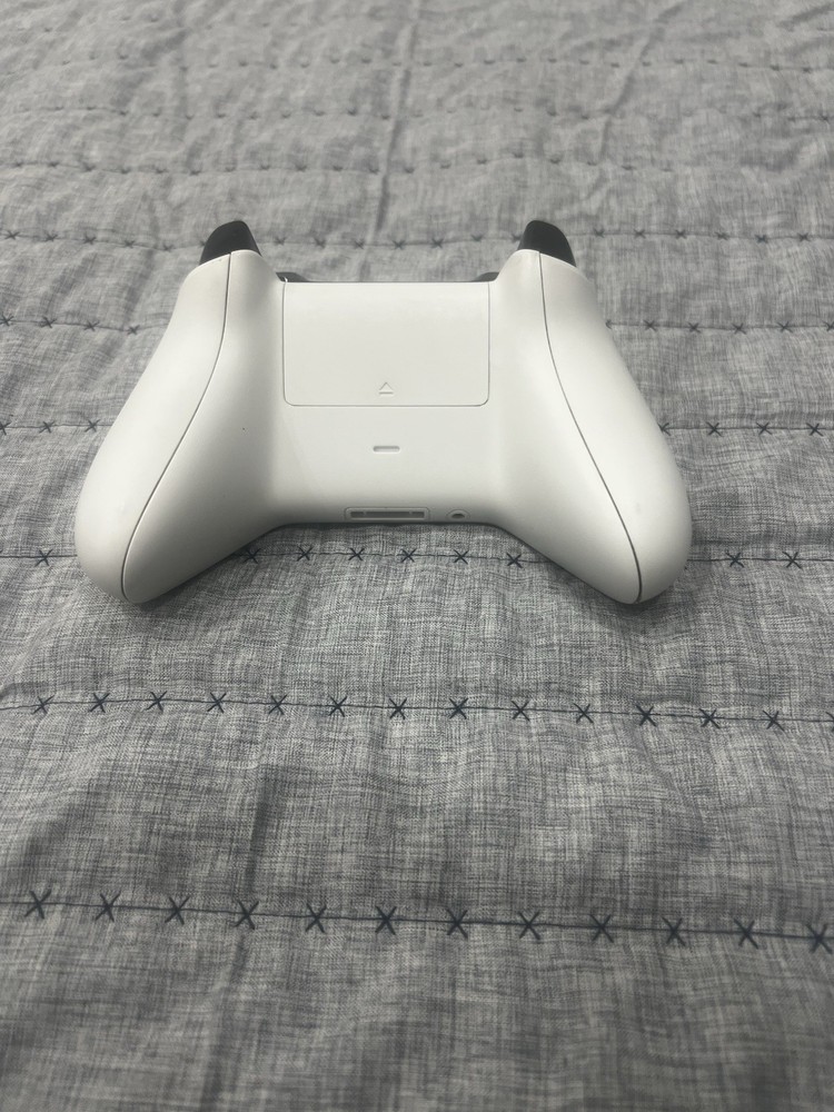 Microsoft Xbox One Black Home Console HDMI with 3 Wireless Controllers Included