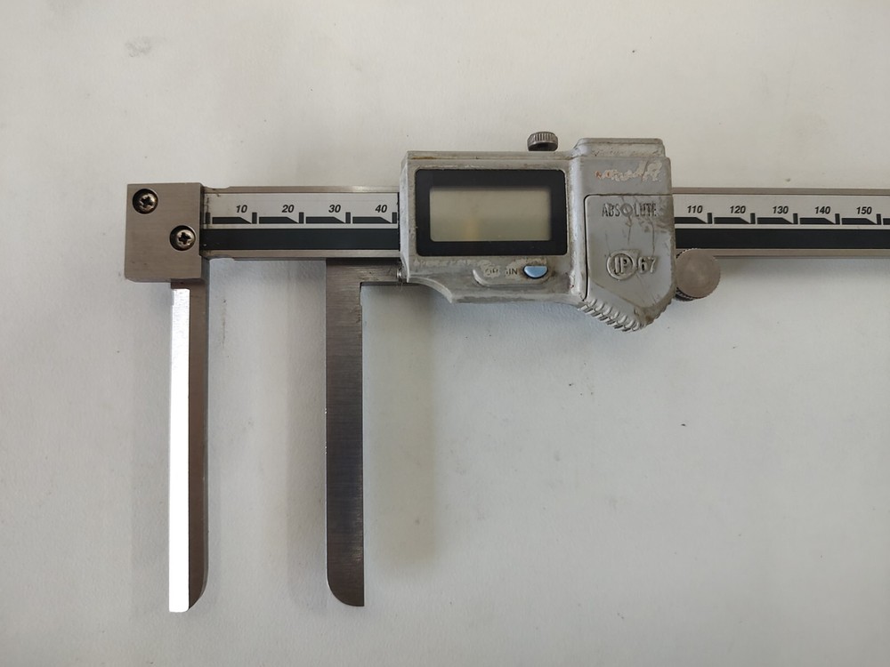 Mitutoyo Inside Knife Edge Digital Calipers 200mm