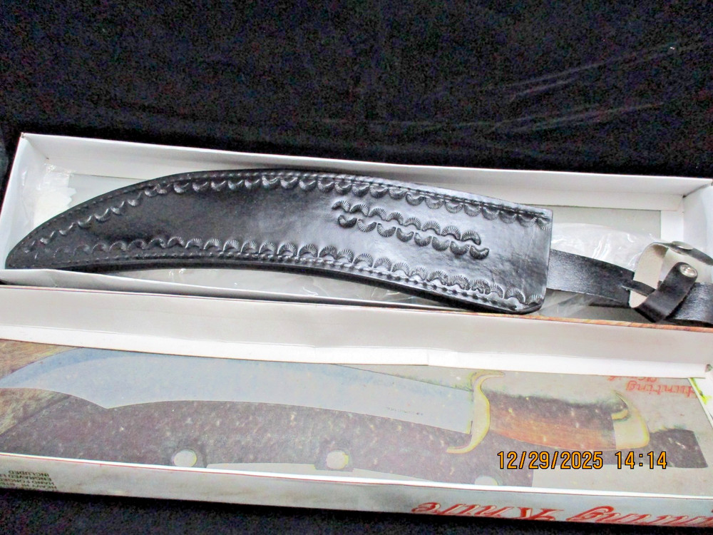 KNIFE, ALI BABA STYLE, GREAT CONVERSATION PIECE/WITH SHEATH