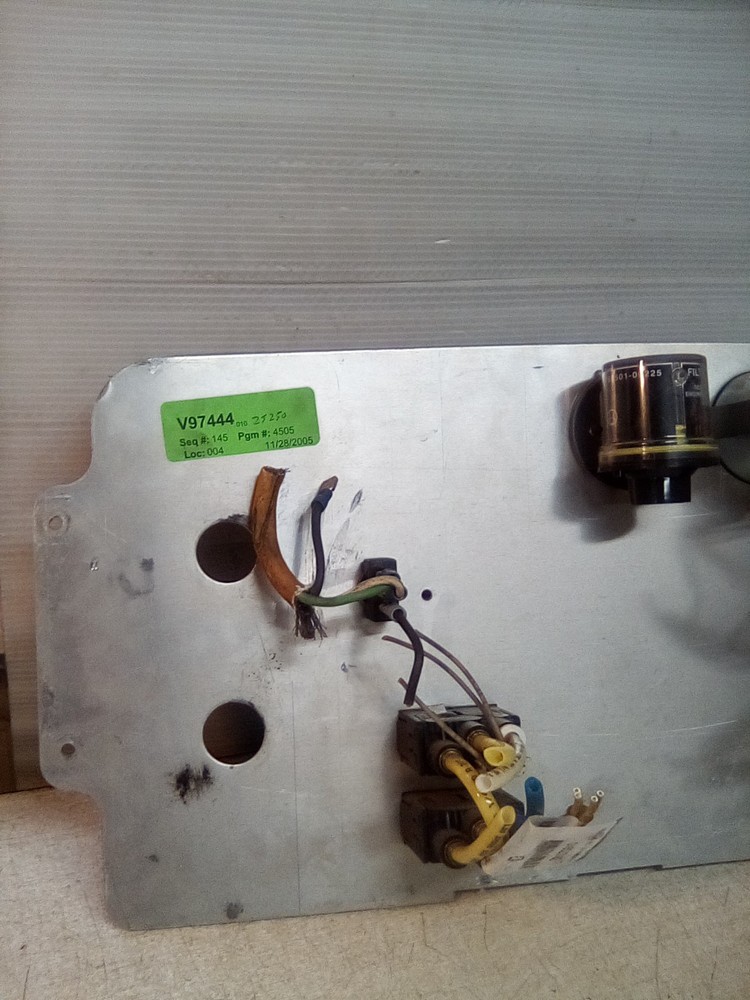 2006 Freightliner Columbia Gauge And Switch Panel