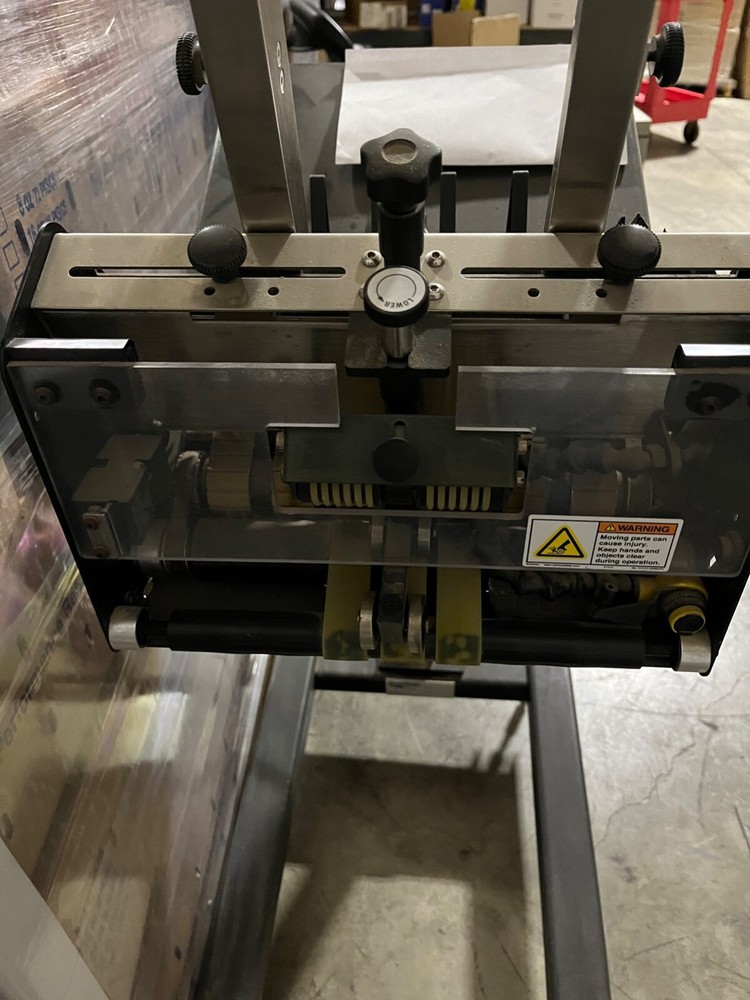Reliant 3700 universal friction feeder