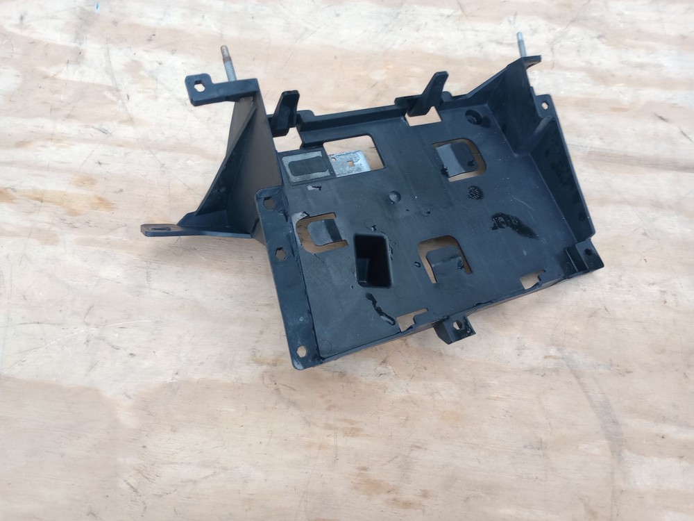 2013-2018 Cadillac ATS Engine Control Module (ECM) Bracket 84013974 OEM