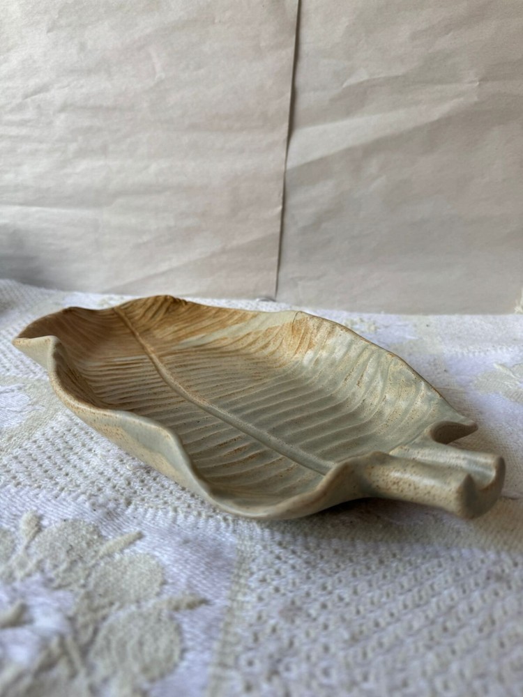Ceramic Leaf Dish - Slightly used, Unique Design