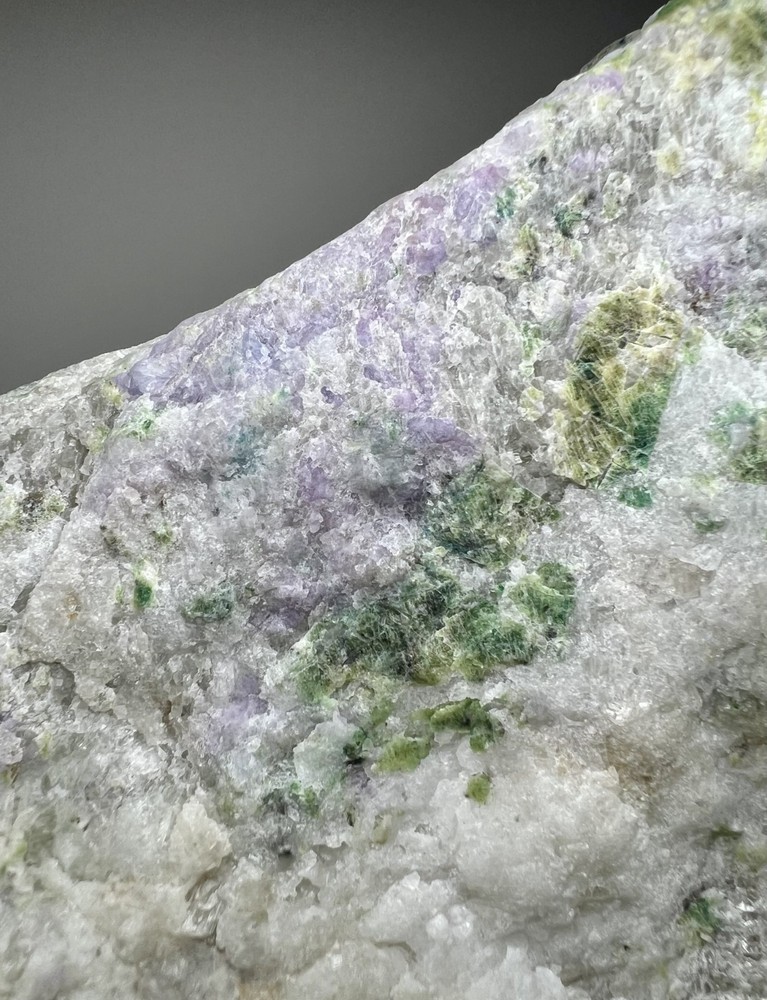 2935 Gr. Fluorescent Hackmanite W/ Sodalite, Fluorapatite, Phlogopite, Unknown