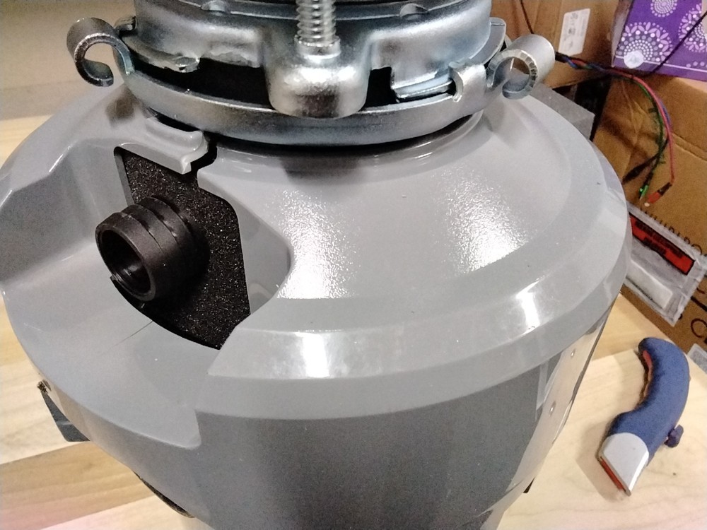 Frigidaire 1.25 HP Corded Garbage Disposal | FF13DISPC1, Plastic damage