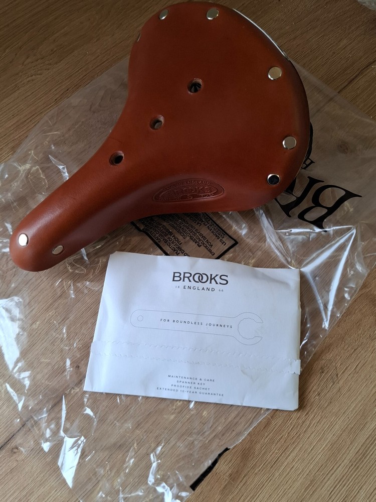 Brooks Flyer Saddle S – Classic Leather Sprung Saddle – NEW