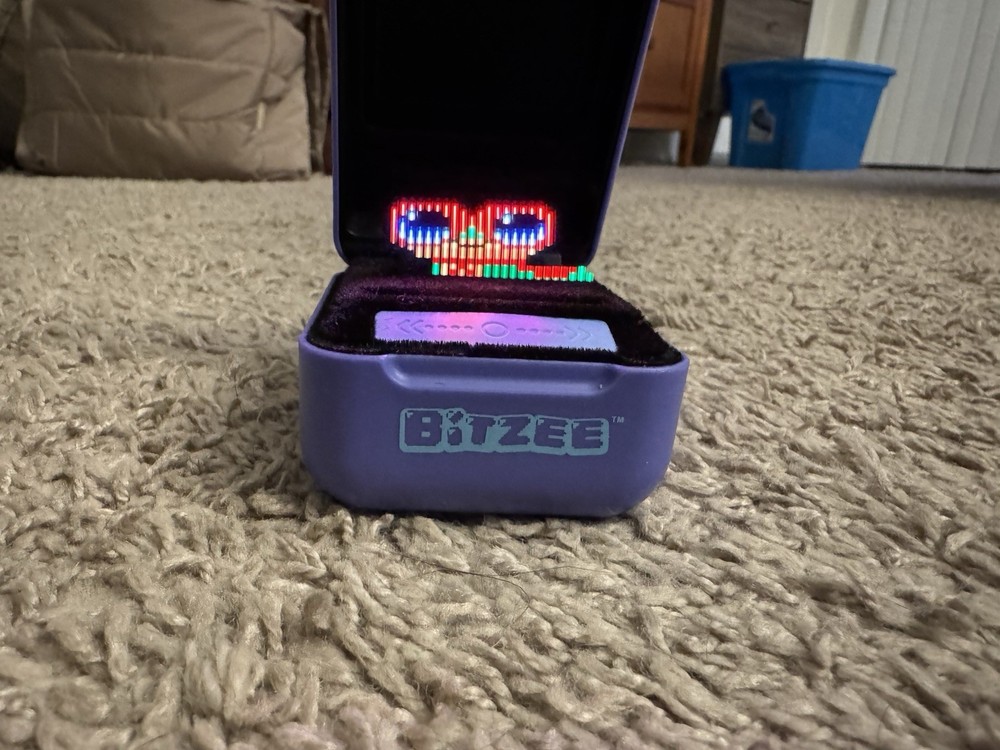 Spin Master Bitzee Digital Electronic Interactive Pet Purple Toy Light Up