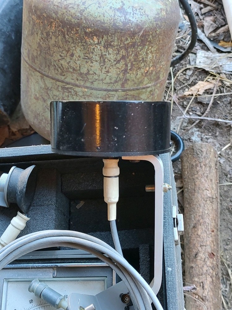 Victoreen Output Meter