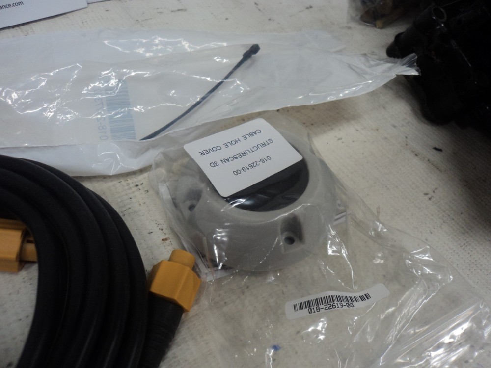 Lowrance hi resolution side scan unit.