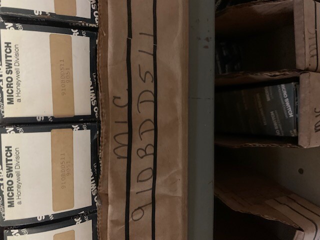 910BDD511  MICRO SWITCH